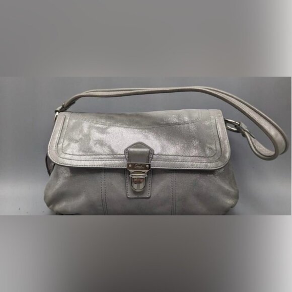 Authentic Coach Poppy Silver Leather Layla Shoulder Bag Y2K - Picture 2 of 9